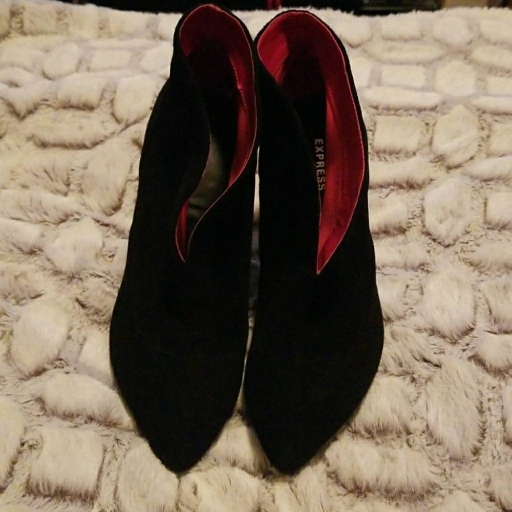 Express black booties